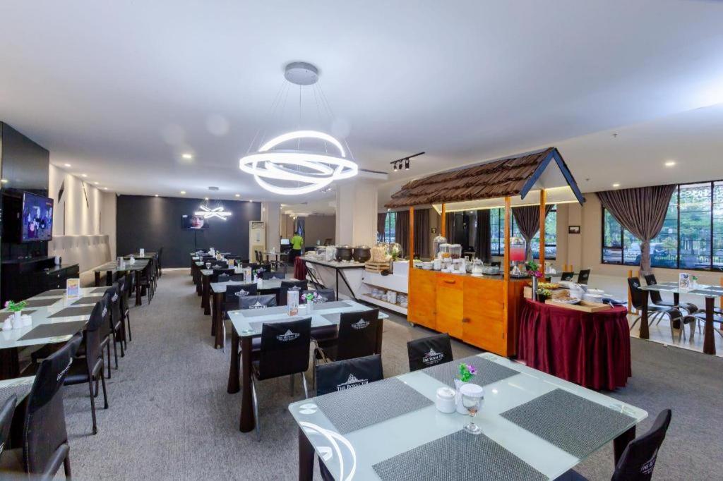 The Royal Idi Hotel Idirayeuk Esterno foto