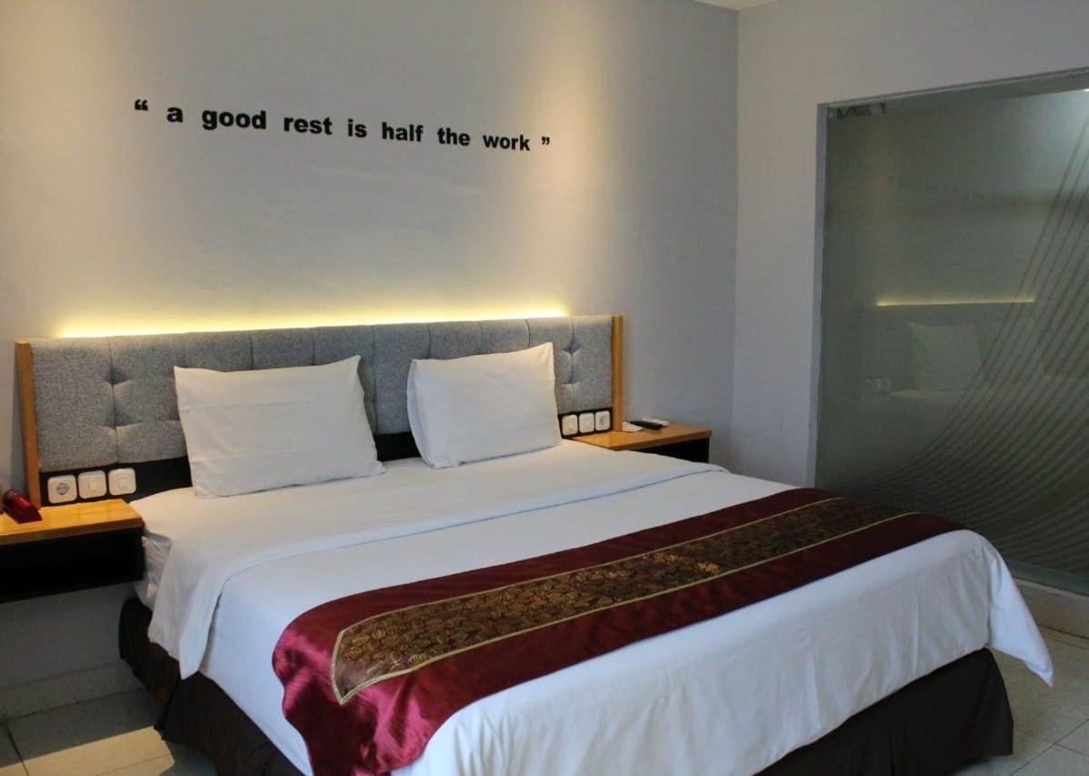 The Royal Idi Hotel Idirayeuk Esterno foto